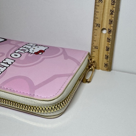 Hello Kitty Pink Wallet - Picture 5 of 5